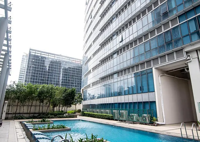 Luxury 120sqm Uptown Bgc With Spectacular Balcony View * Manila