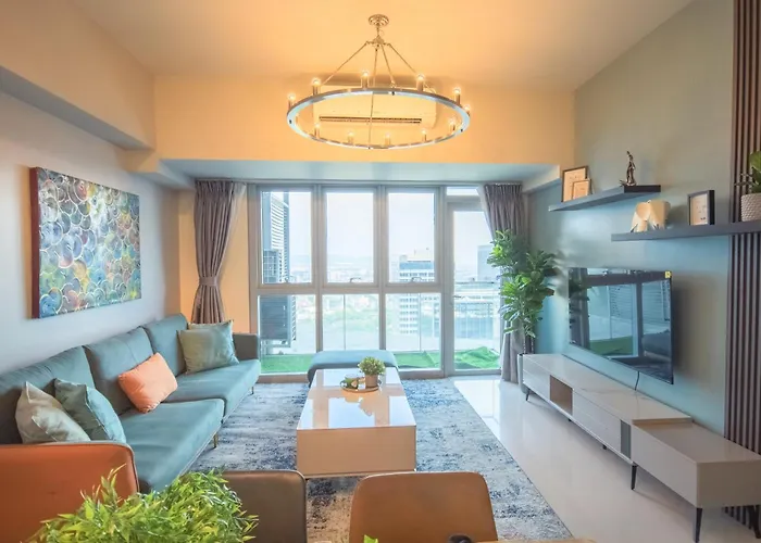 Luxury 120sqm Uptown Bgc With Spectacular Balcony View * Manila