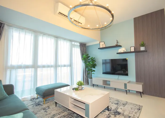 Luxury 120sqm Uptown Bgc With Spectacular Balcony View Apartment *
