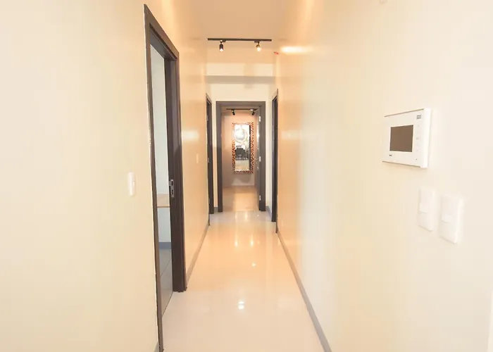 Apartment Luxury 120sqm Uptown Bgc With Spectacular Balcony View *