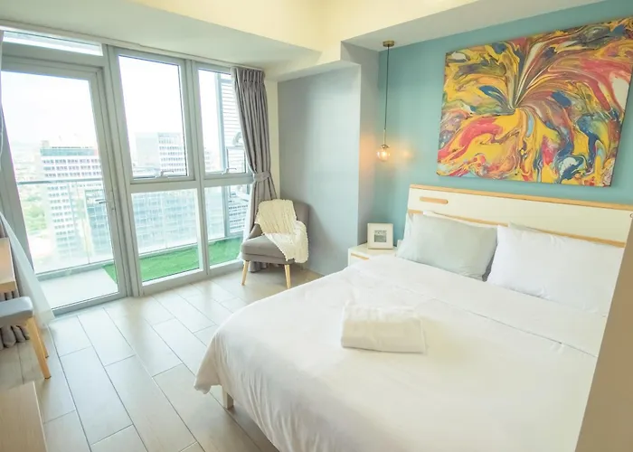 Luxury 120sqm Uptown Bgc With Spectacular Balcony View *