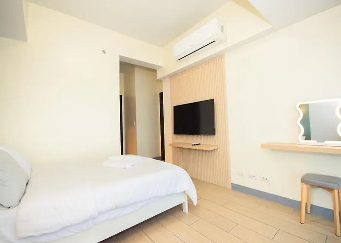 Luxury 120sqm Uptown Bgc With Spectacular Balcony View Apartment Manila