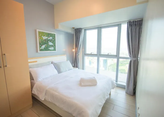 Luxury 120sqm Uptown Bgc With Spectacular Balcony View