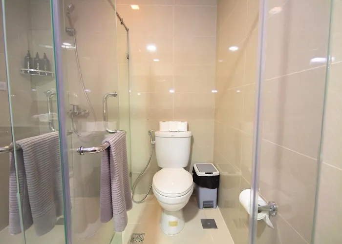 Luxury 120sqm Uptown Bgc With Spectacular Balcony View Apartment